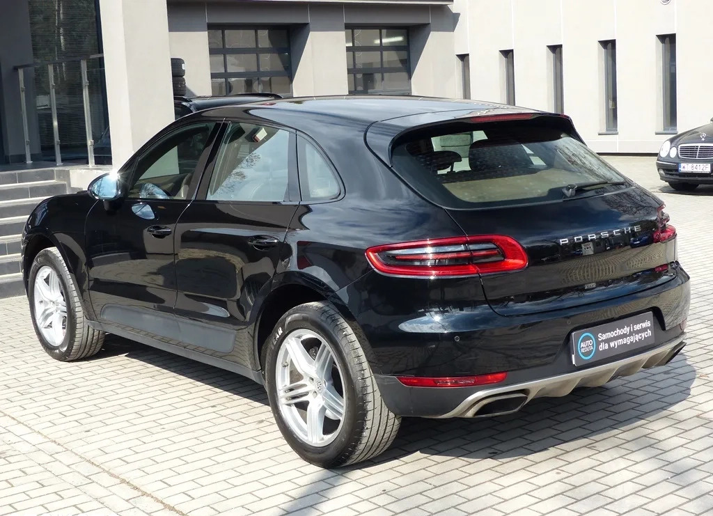 Porsche Macan cena 154900 przebieg: 92959, rok produkcji 2017 z Limanowa małe 301